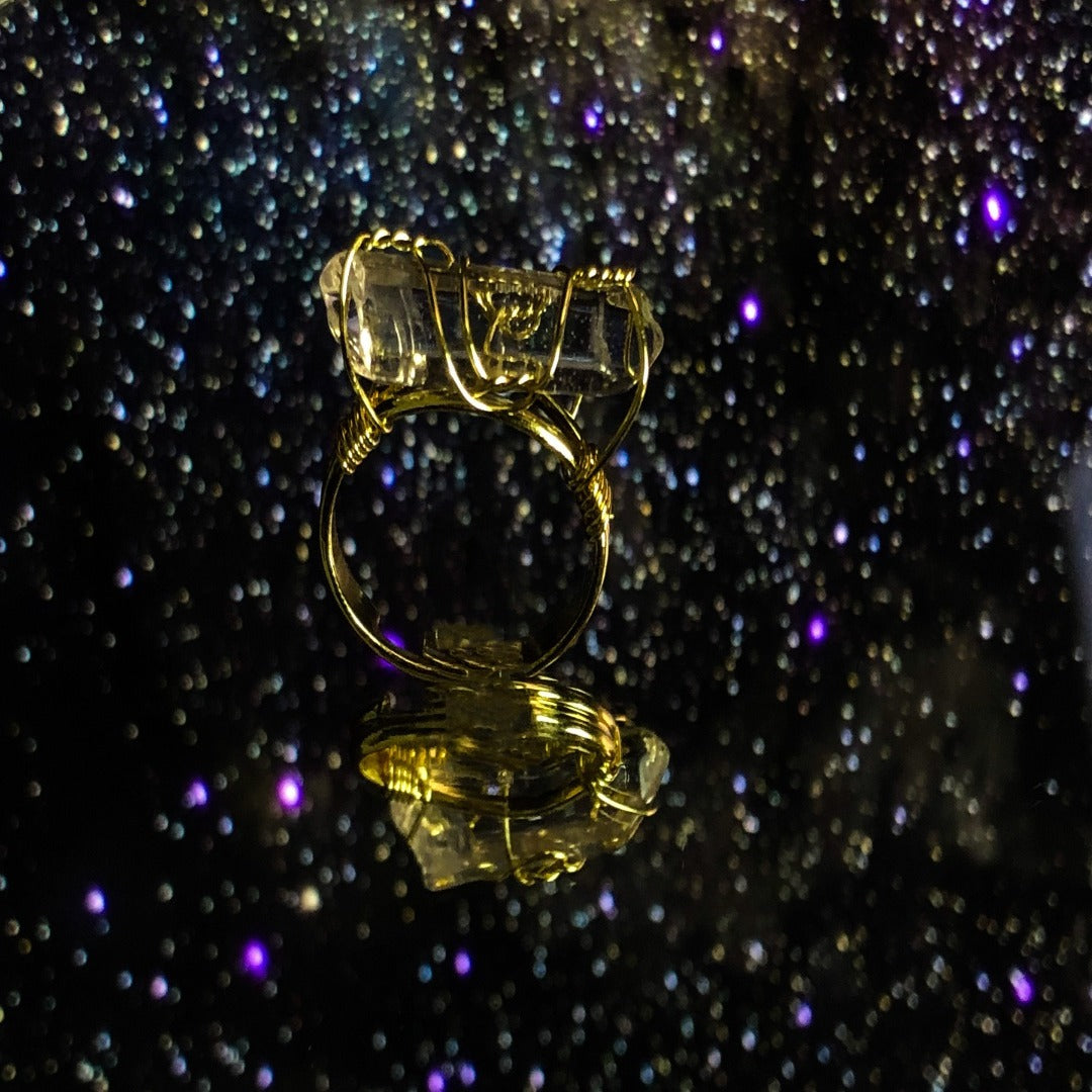 The Emotional Healer - Crystal Point Ring