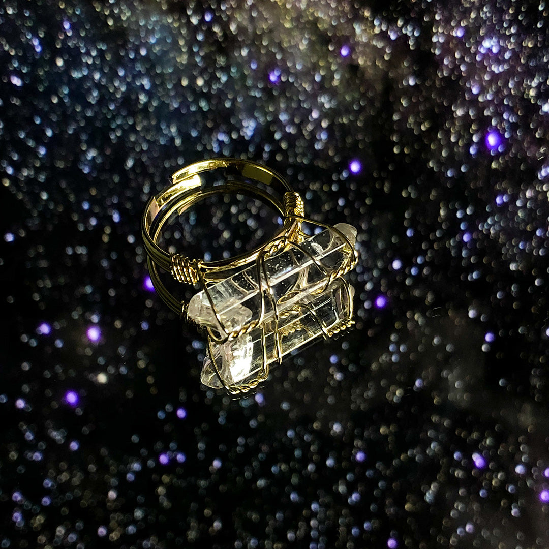 The Emotional Healer - Crystal Point Ring